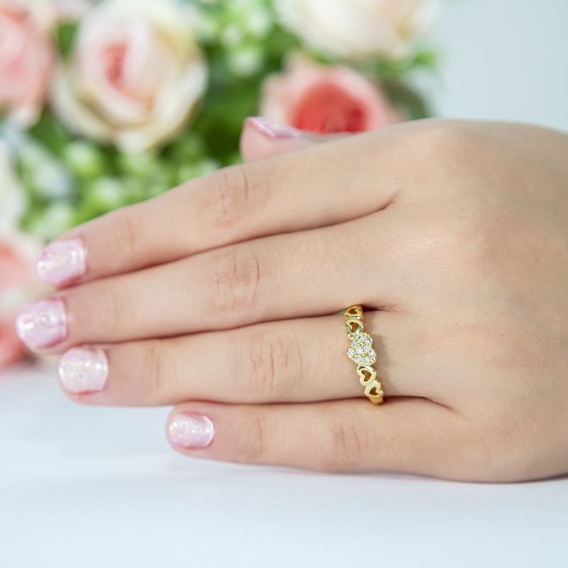 ANEL INFANTIL CORAÇÕES VAZADO E CORAÇÃO CRAVEJADO BANHADO OURO