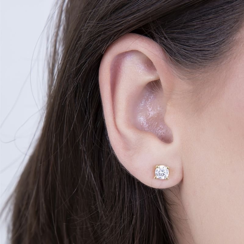 BRINCO PONTO DE LUZ 5MM CRAVEJADO BANHADO EM OURO