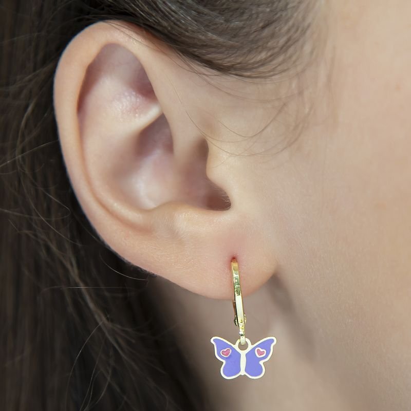 BRINCO ARGOLINHA BORBOLETINHA RESINADA BANHADO A OURO