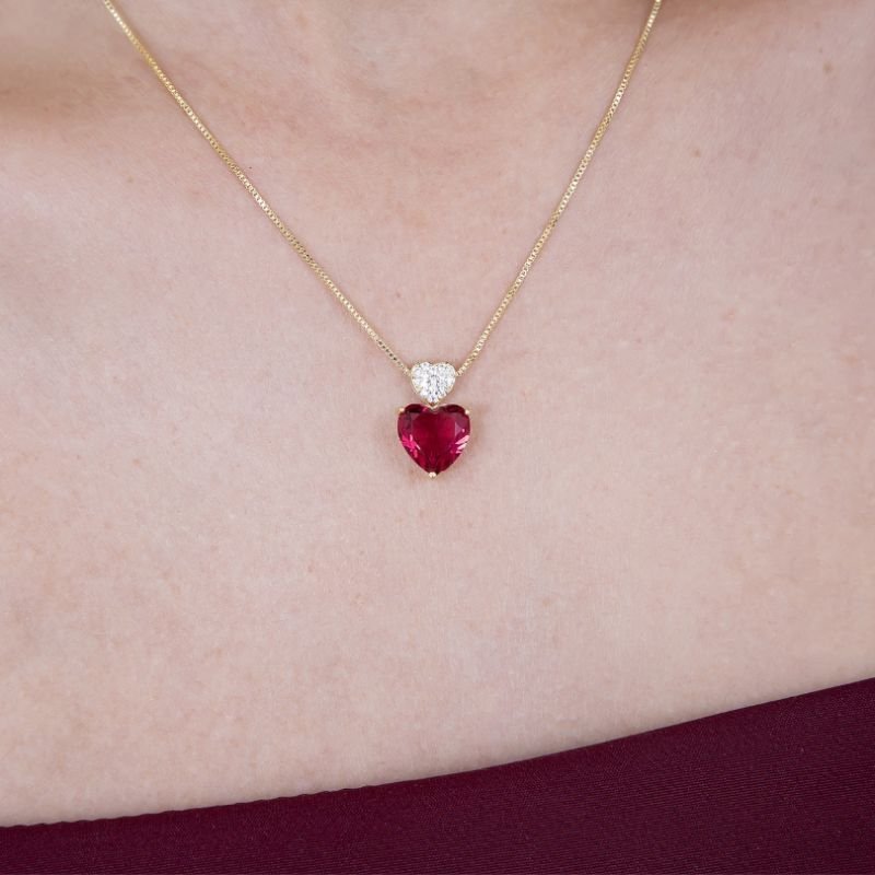 CONJUNTO BRINCO E COLAR CORAÇÃO CRAVEJADO BANHADO EM OURO