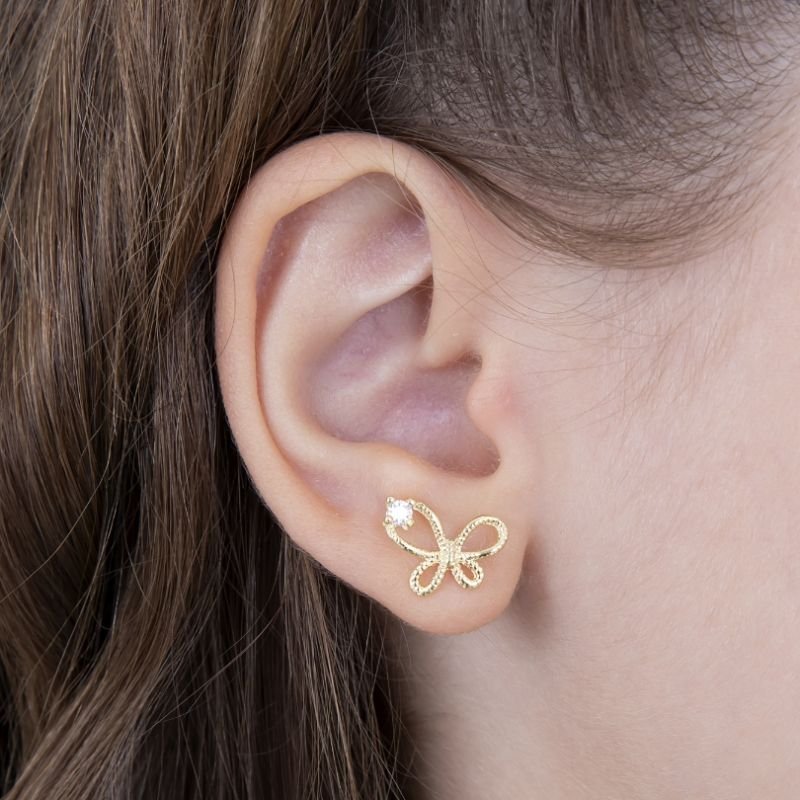 BRINCO INFANTIL BORBOLETA VAZADA COM PEDRA EM ZIRCÔNIA BANHADO A OURO