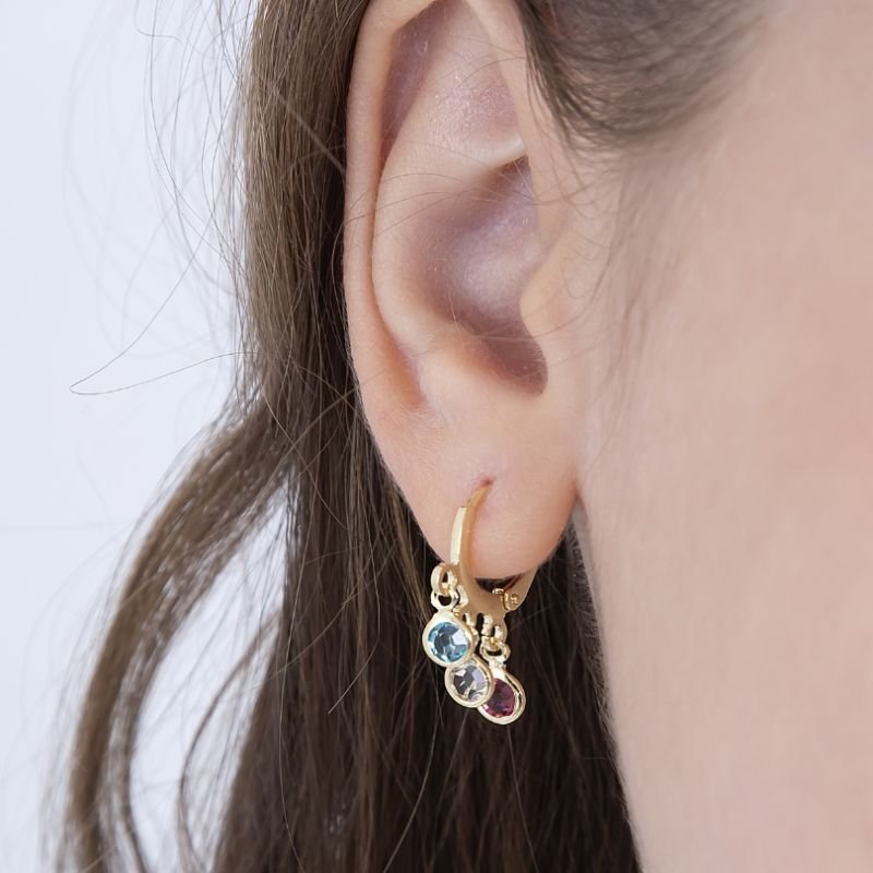 BRINCO INFANTIL ARGOLINHA COM 3 PEDRINHAS COLORIDAS BANHADO EM OURO