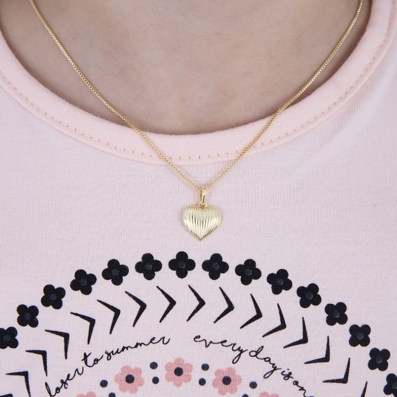 COLAR INFANTIL CORAÇÃO COM ONDAS BANHADO EM OURO