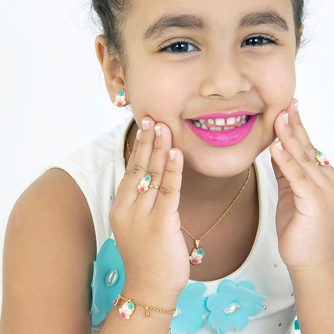 COLAR INFANTIL CORUJA RESINADA BANHADO A OURO