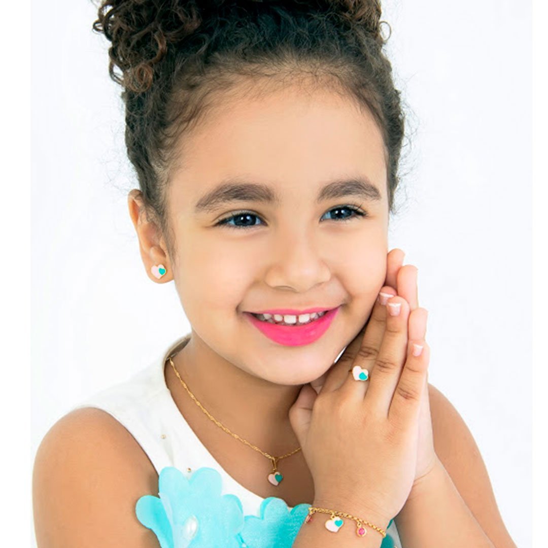 COLAR INFANTIL DOIS CORAÇÕES RESINADOS BANHADO A OURO