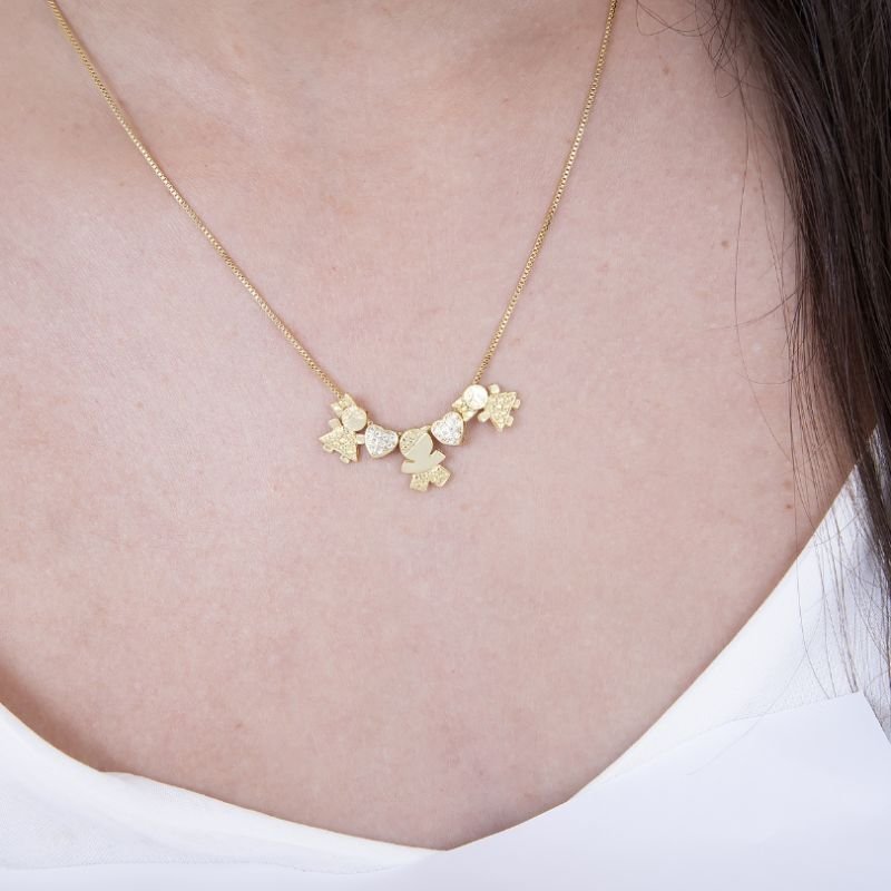 COLAR VENEZIANA COM 2 CORAÇÕES ENTREMEIOS CRAVEJADO BANHADO EM OURO