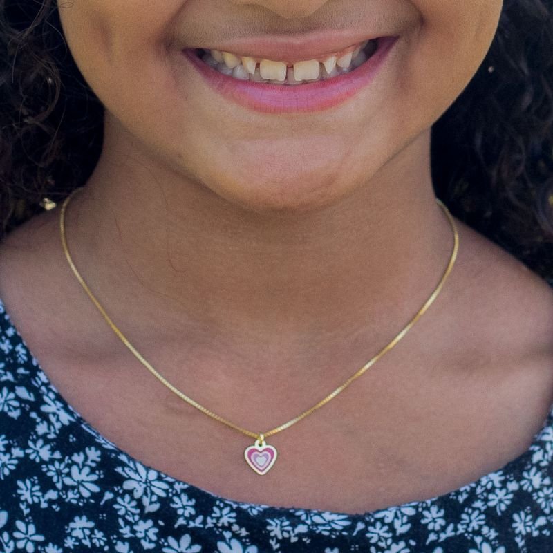 CONJUNTO INFANTIL CORAÇÕES RESINADOS BANHADO EM OURO