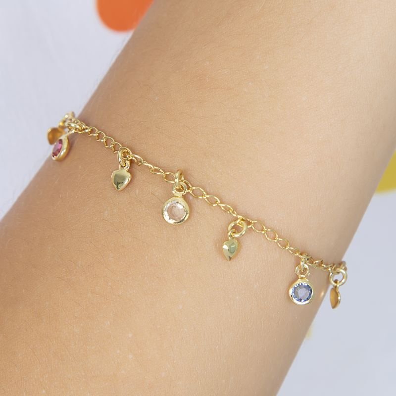 PULSEIRA INFANTIL DE CORAÇÕES E PEDRINHAS COLORIDAS PENDURADAS