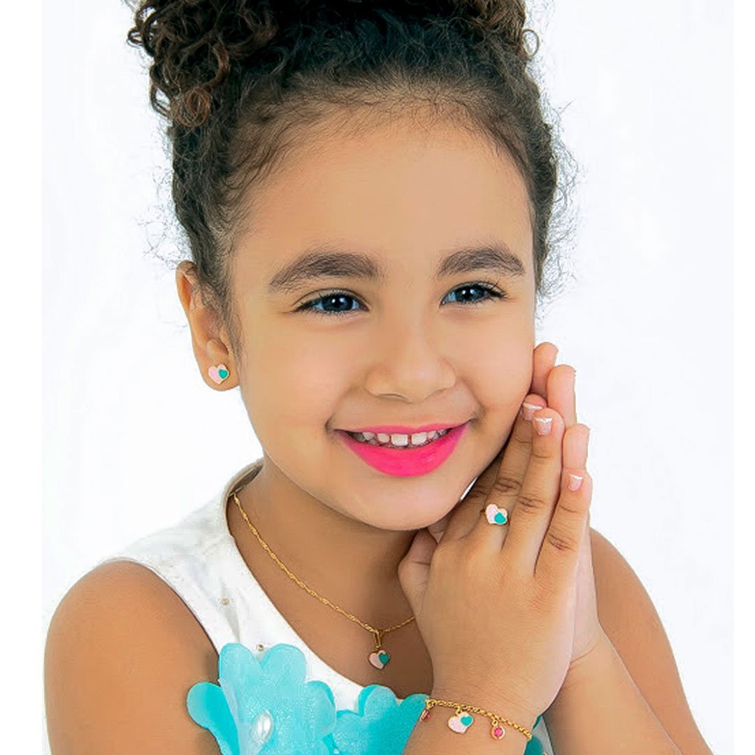 PULSEIRA INFANTIL DOIS CORAÇÕES RESINADOS COM PEDRAS BANHADO A OURO