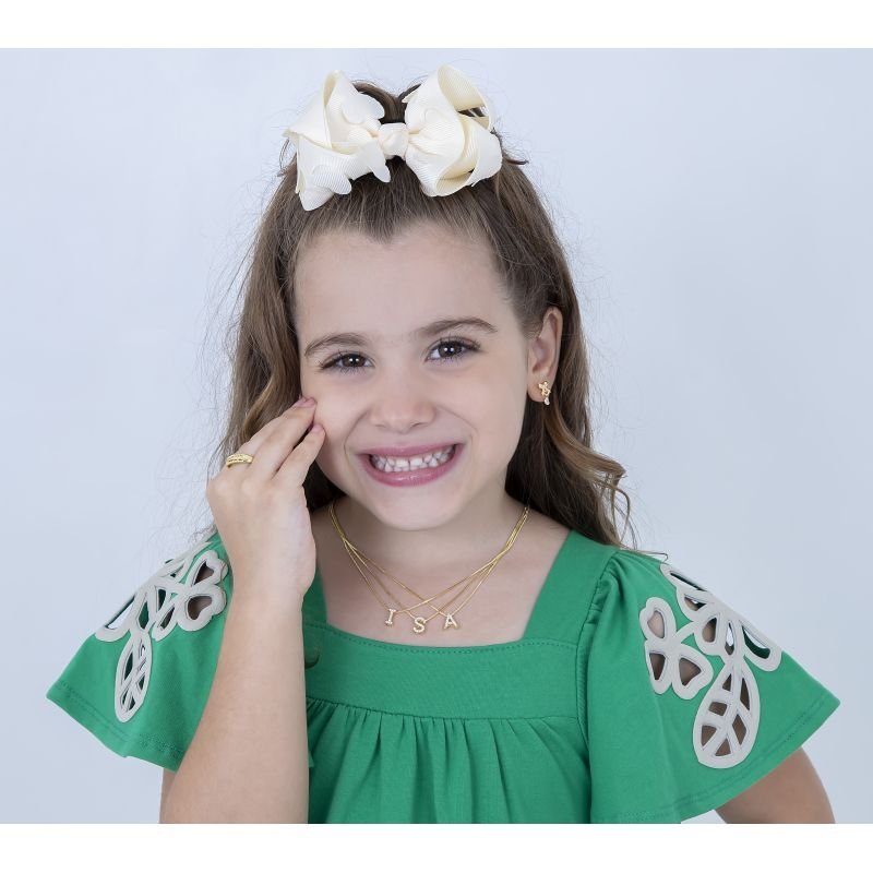 COLAR INFANTIL PINGENTE MINI LETRA CRAVEJADA BANHADO EM OURO