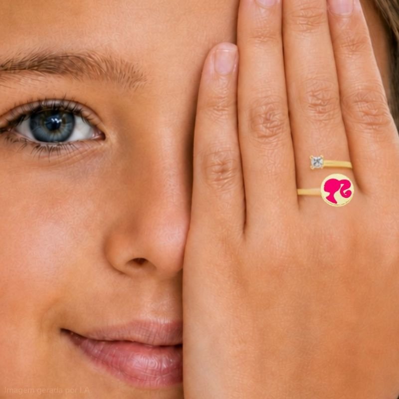 ANEL INFANTIL REGULÁVEL BONECA RESINADA E PONTO DE LUZ BANHADO EM OURO