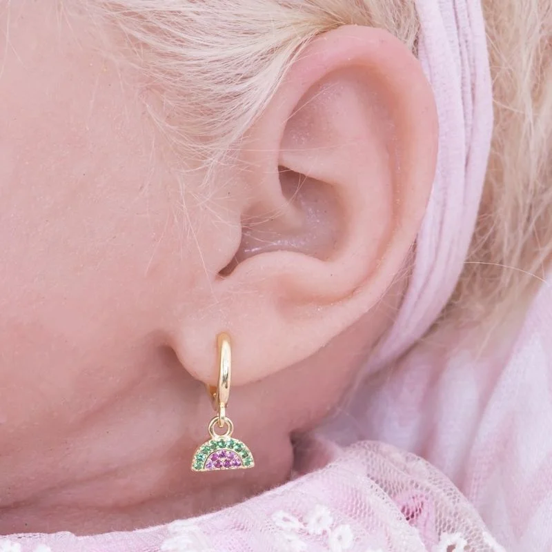 BRINCO BEBÊ ARGOLINHA MELANCIA CRAVEJADO EM ZIRCÔNIA BANHADO EM OURO