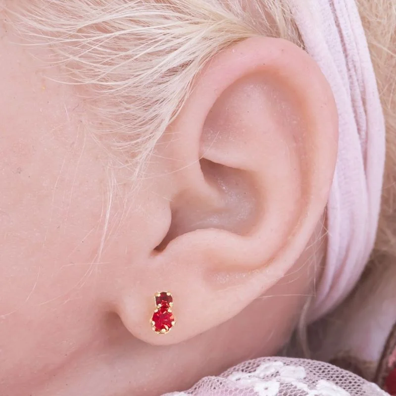 BRINCO BEBÊ DUAS PEDRINHAS CRAVEJADAS BANHADO EM OURO