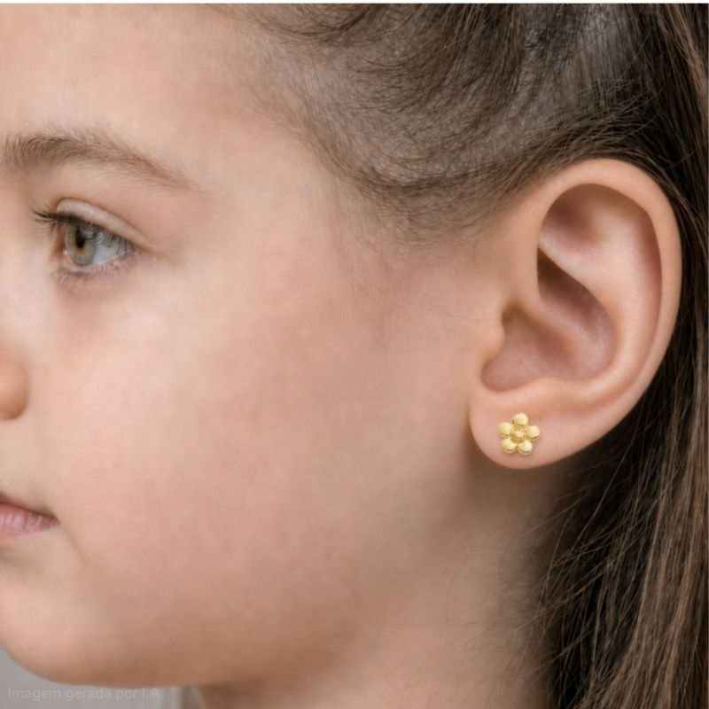 BRINCO FIXO INFANTIL FLORZINHA LISA BANHADO EM OURO
