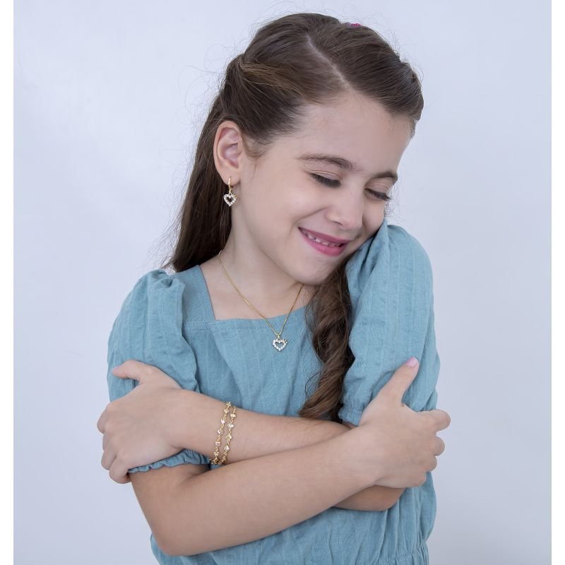 BRINCO INFANTIL ARGOLINHA CORAÇÃO CRAVEJADO DETALHE COROA BANHADO EM OURO