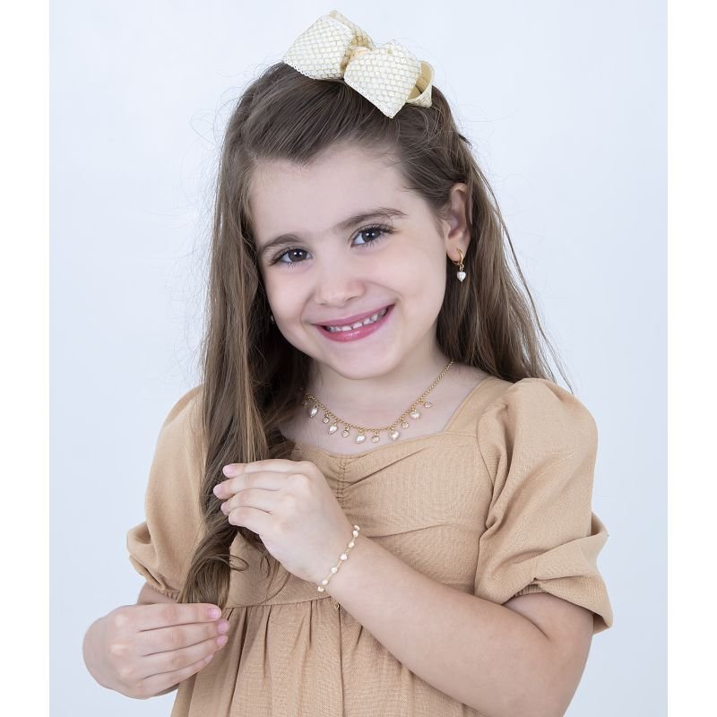 PULSEIRA INFANTIL CORAÇÃO DE PÉROLA BANHADO EM OURO